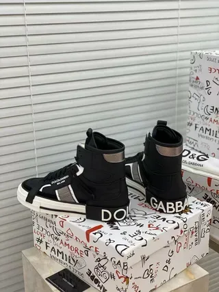 Dolce & Gabbana Preto Branco Tênis Lifestyle de Cano Alto Assimétrico com Alça 6