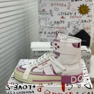 Dolce & Gabbana حذاء رياضي أسلوبي أبيض بنفسجي كعب منصة عالي