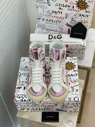 Dolce & Gabbana Zapatillas Lifestyle Blancas Moradas de Plataforma y Tacón Alto 4