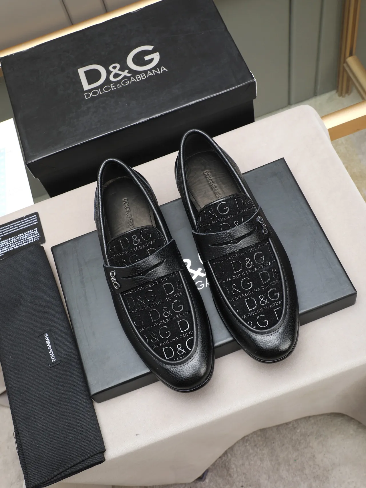 Dolce & Gabbana 黑色压纹皮革印花带乐福鞋 3