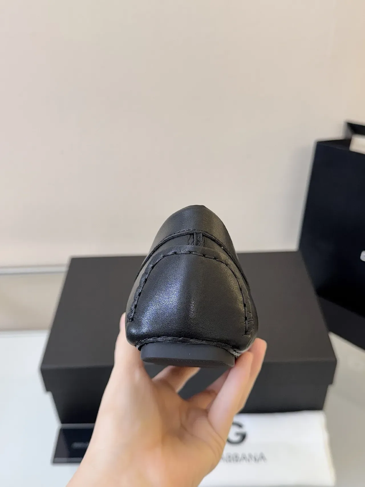 Dolce & Gabbana Portofino Loafers Cuir Noir Plaque Métal 4