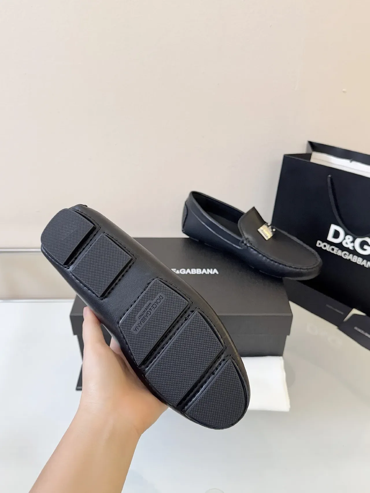 Dolce & Gabbana Portofino Loafers Cuir Noir Plaque Métal 5