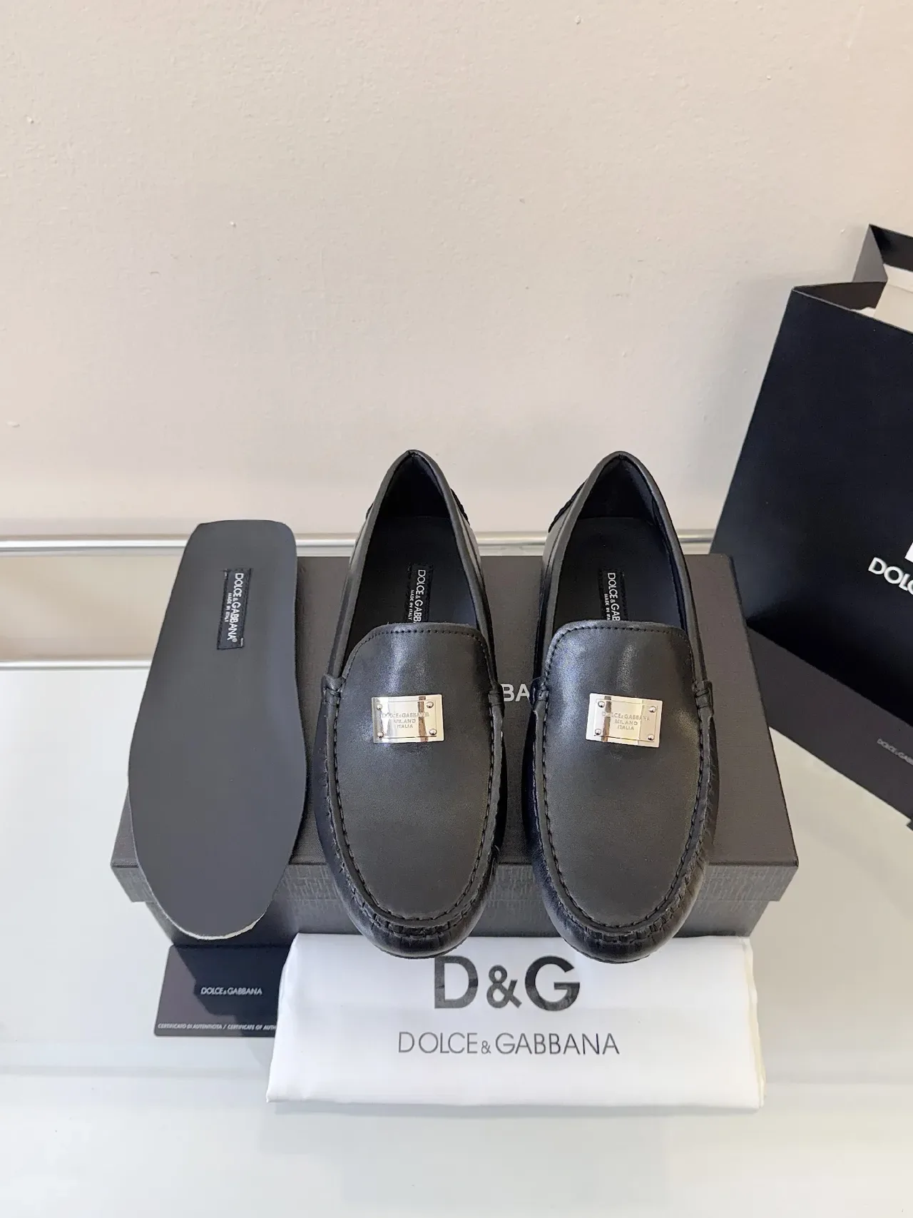 Dolce & Gabbana Portofino Loafers Cuir Noir Plaque Métal 6