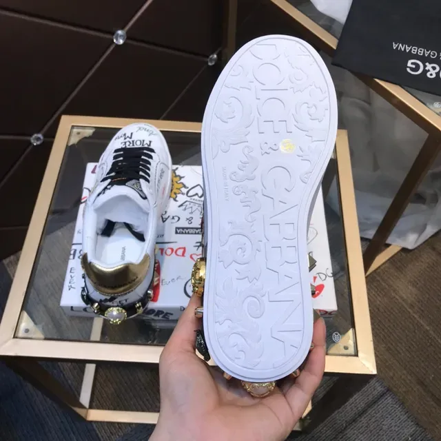 Dolce & Gabbana Sorrento White Multicolor Graffiti-Printed Embellished Heart Lifestyle Sneakers 4