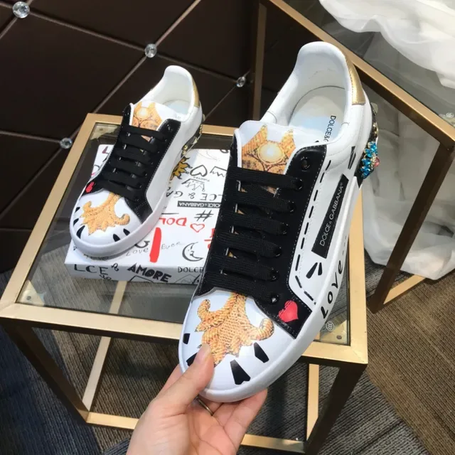 Dolce & Gabbana White Black Embroidered Lion Motif Gold Heel Tab Lifestyle Sneakers 3