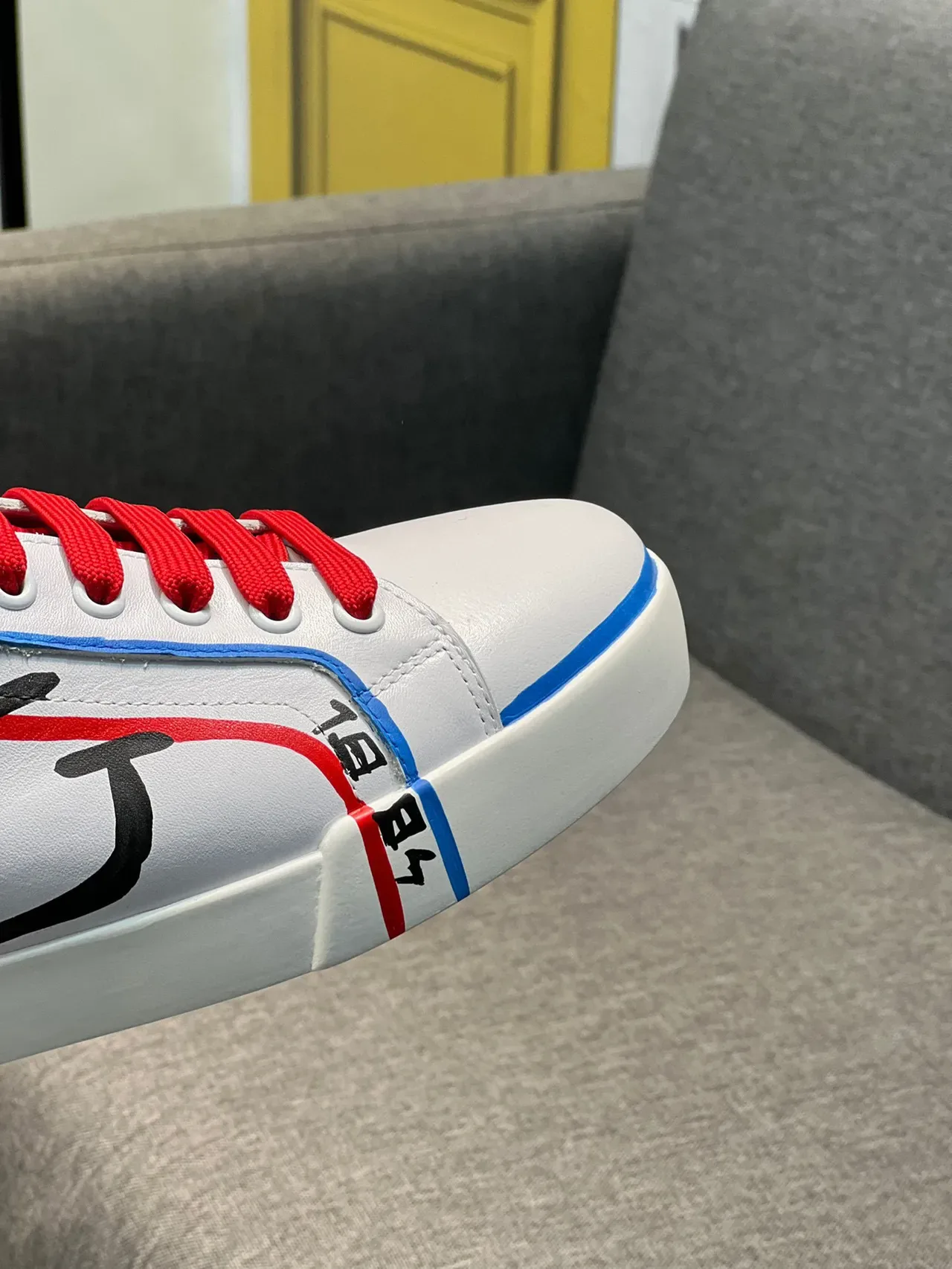 Dolce & Gabbana White Multicolor Graffiti-Print Leather Low-Top Sneakers 3