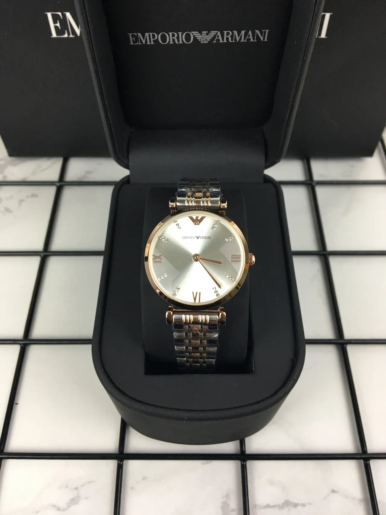 Emporio Armani Relógio de Quartzo com Mostrador de Cristal de Dois Tons 3