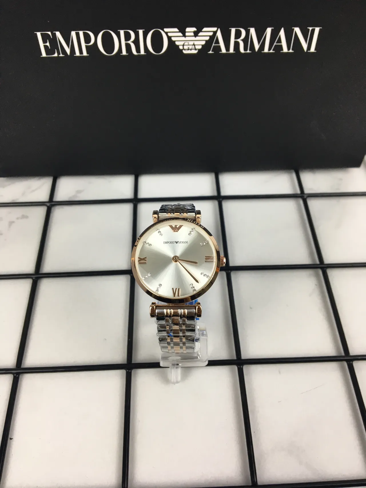 Emporio Armani Relógio de Quartzo com Mostrador de Cristal de Dois Tons 4