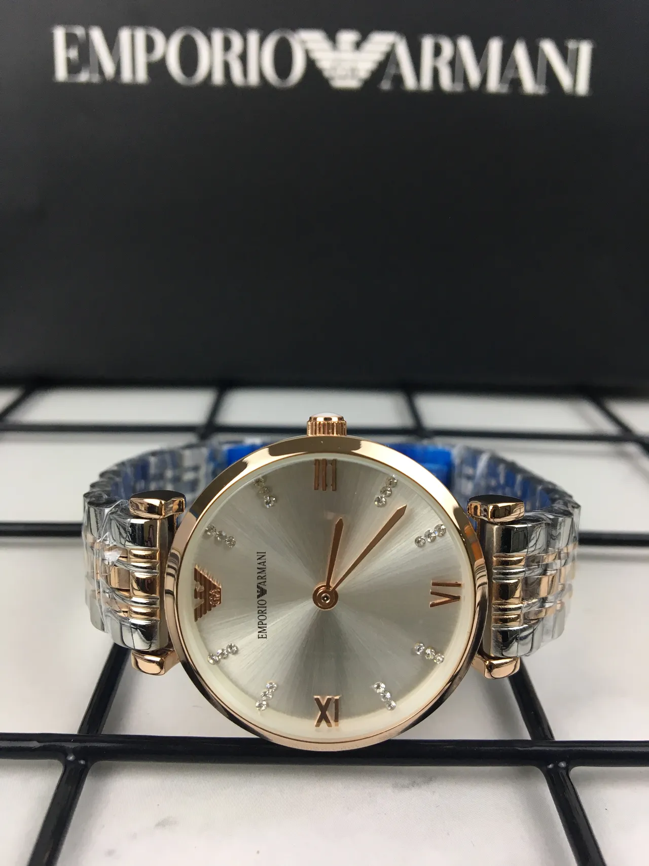 Emporio Armani Relógio de Quartzo com Mostrador de Cristal de Dois Tons 5