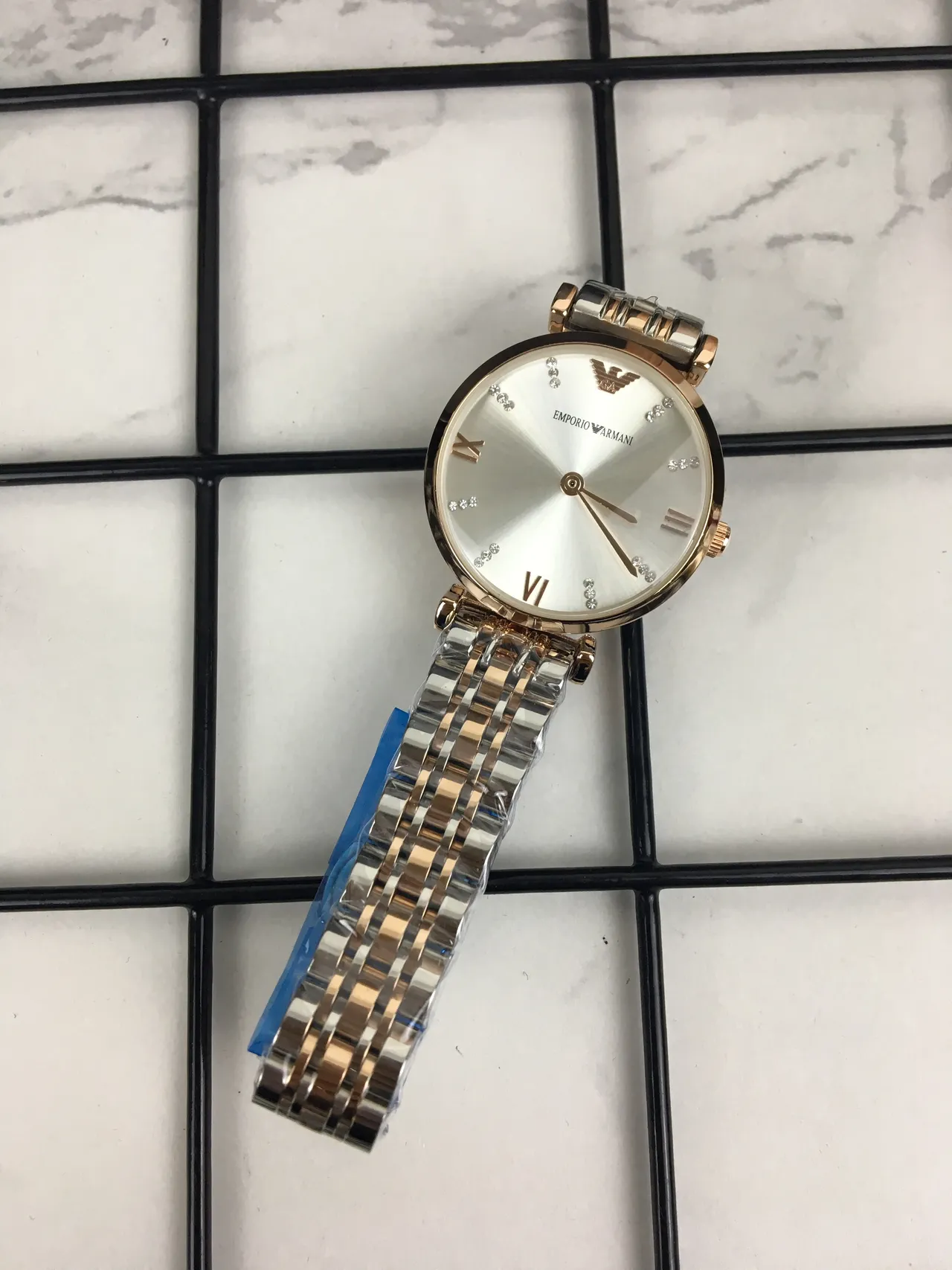 Emporio Armani Relógio de Quartzo com Mostrador de Cristal de Dois Tons 6