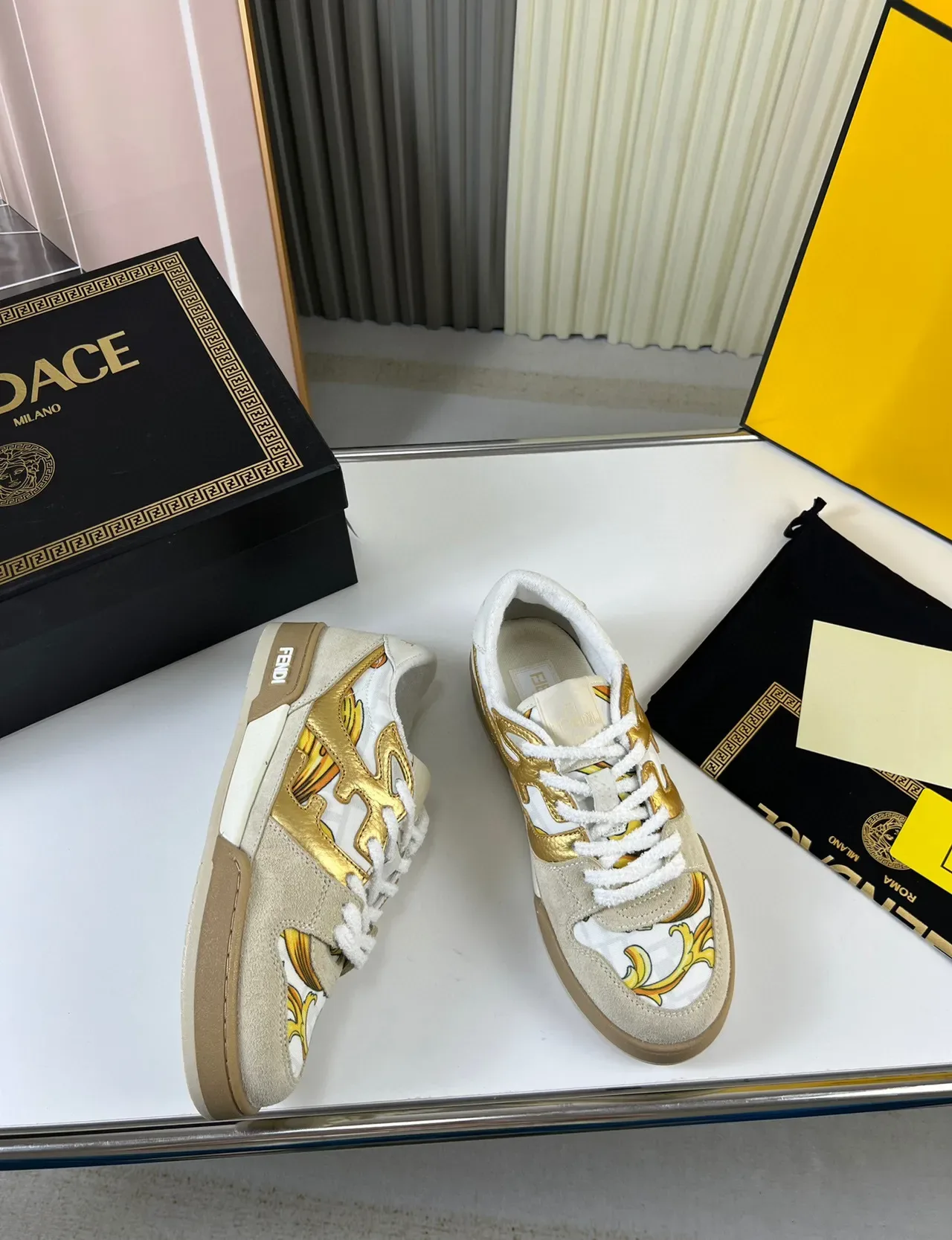 Fendi Beige Or Impression Baroque Superposition Accents Métalliques Sneakers Style de Vie 5