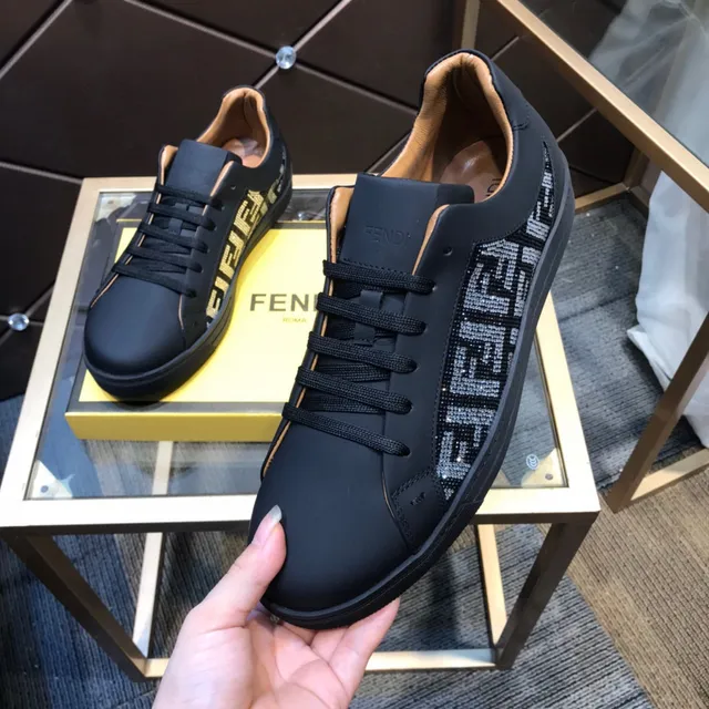 Fendi Noir Beige Low-Top Cuir Supérieur Chaussures Lifestyle 2