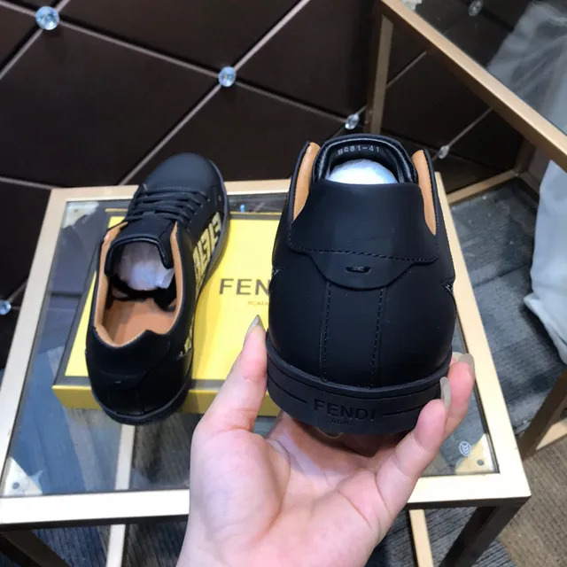 Fendi Noir Beige Low-Top Cuir Supérieur Chaussures Lifestyle 5