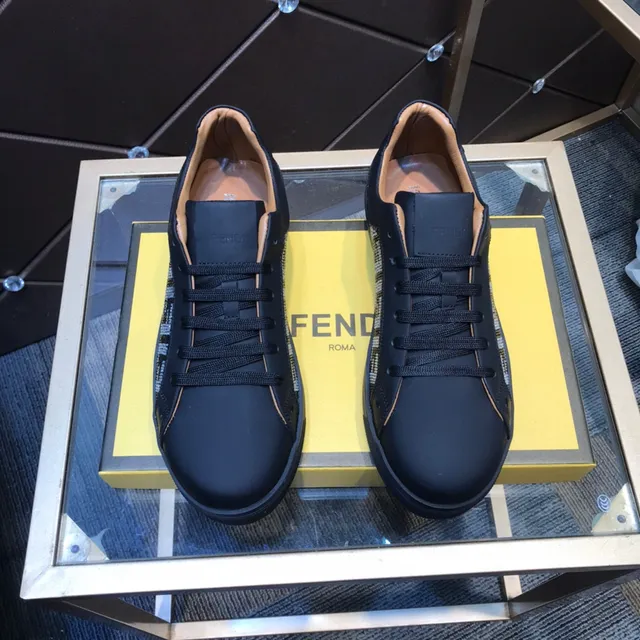 Fendi Noir Beige Low-Top Cuir Supérieur Chaussures Lifestyle 9