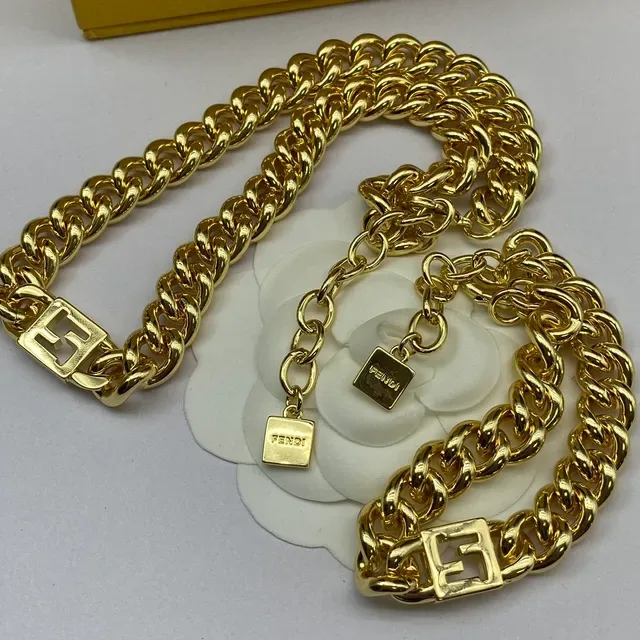 Colar Fendi FF Corrente dorada branca Curb-Link com charm logo 2