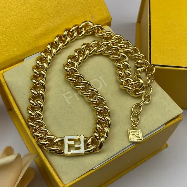 Colar Fendi FF Corrente dorada branca Curb-Link com charm logo 3