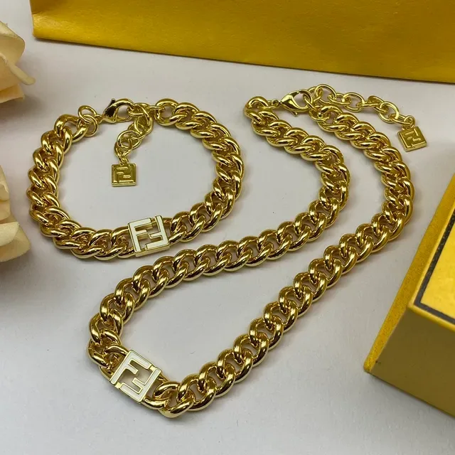 Colar Fendi FF Corrente dorada branca Curb-Link com charm logo 7