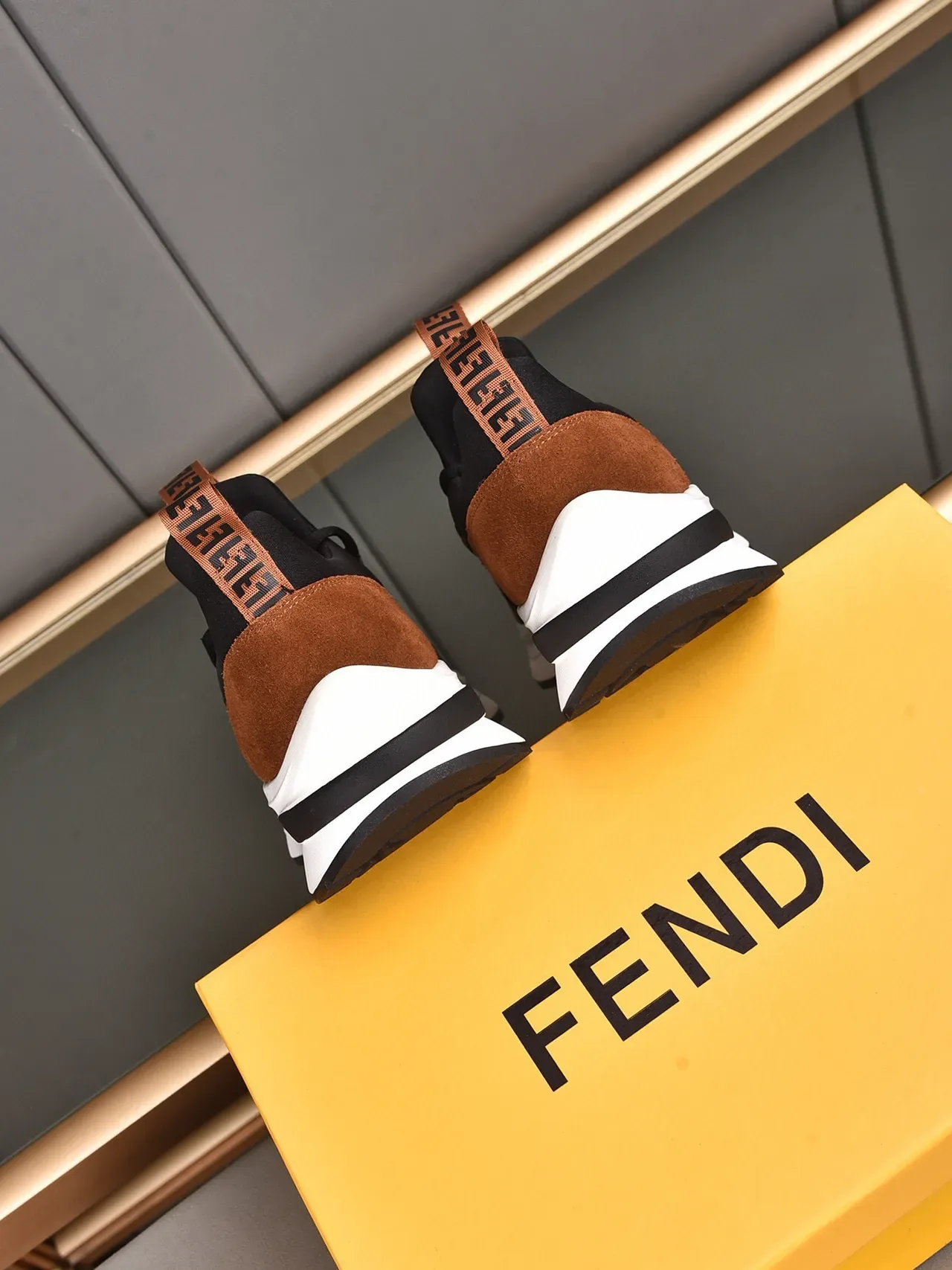 Fendi FF Monogramme Chaussures lifestyle slip-on 6
