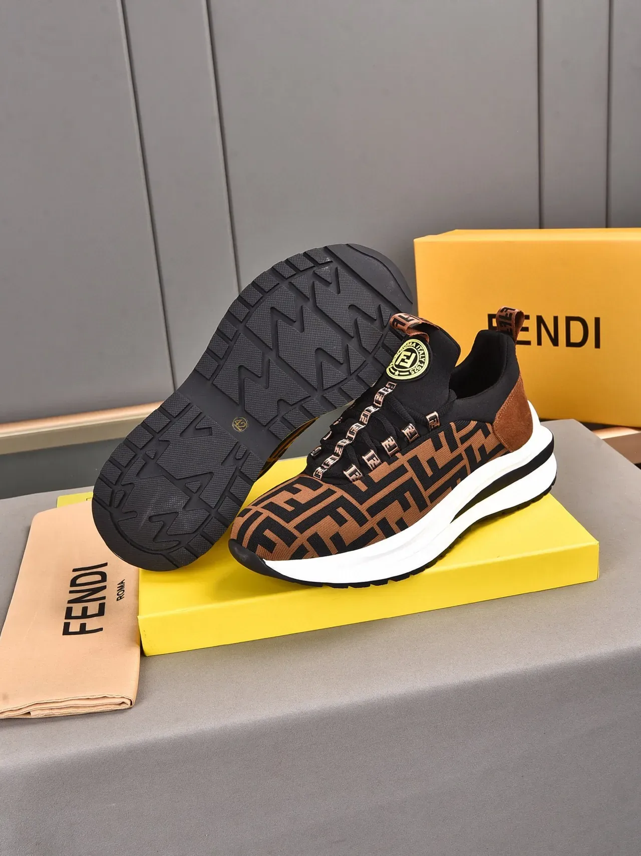 Fendi FF Monogramme Chaussures lifestyle slip-on 7