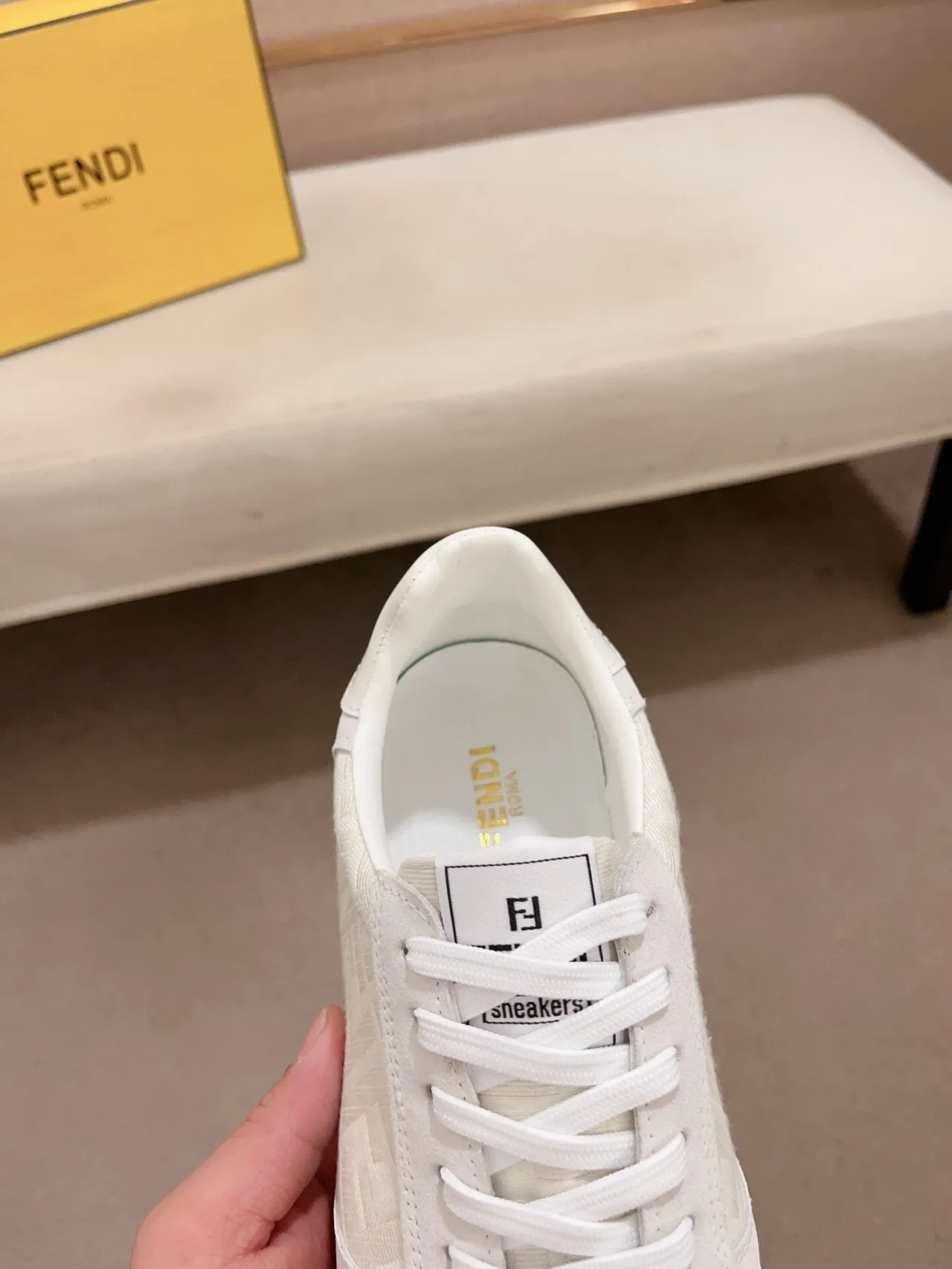 Fendi First sneakers lifestyle blanches beige monogrammées en textile et daim à lacets basses 6