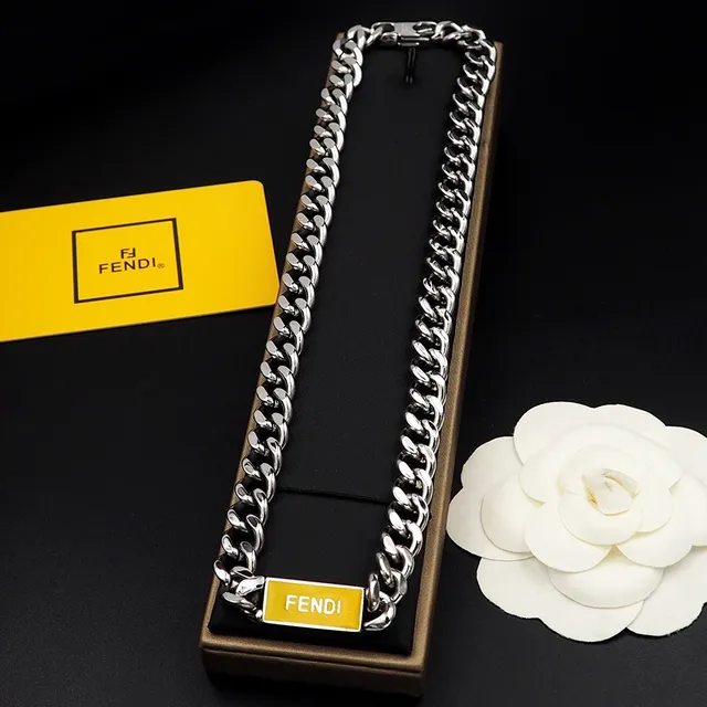 Colar de corrente com logo Fendi em prata e preto 7