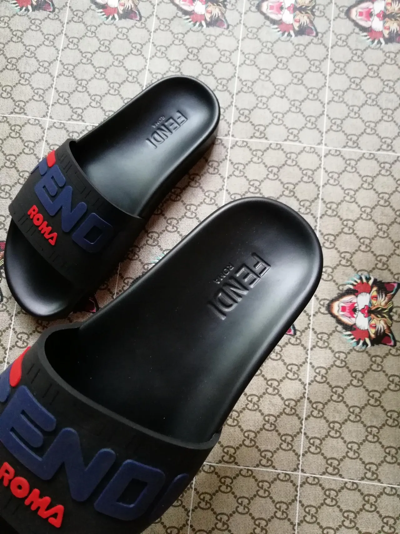 Fendi Roma logo glisse noir bleu rouge pantoufles 2