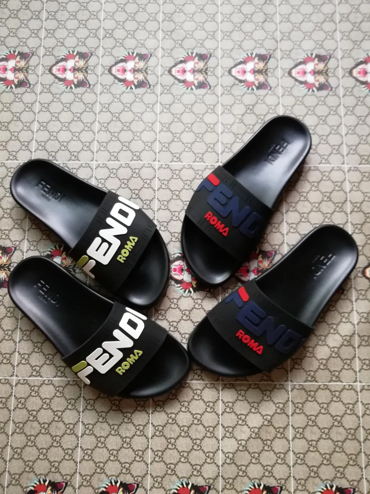 Fendi Roma logo glisse noir bleu rouge pantoufles 5