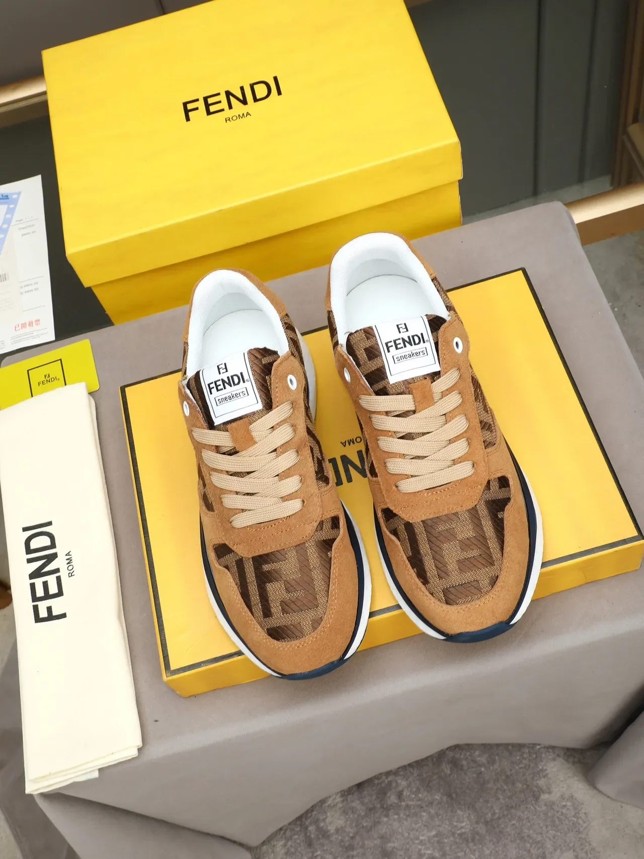 Fendi Runner FF Monogram أحذية رياضية بني سويد 3