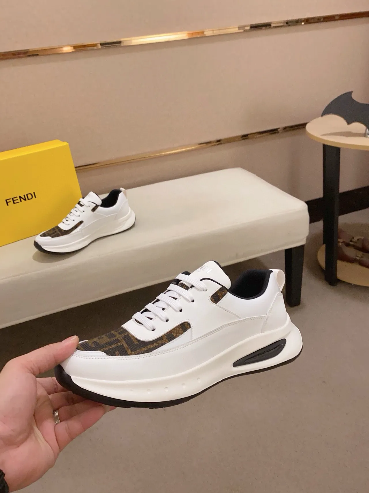 Fendi Runner أبيض وبني Monogram حذاء رياضي سميك 3