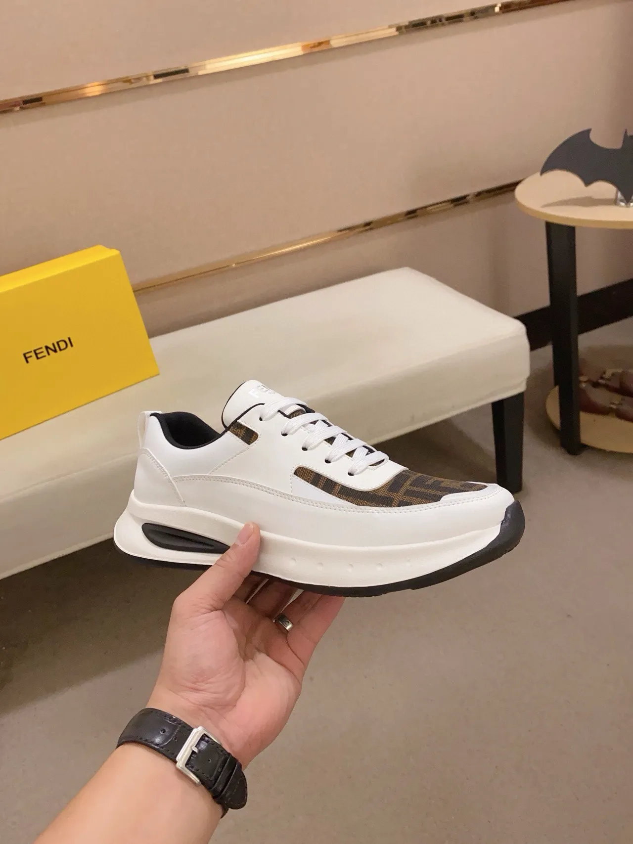 Fendi Runner أبيض وبني Monogram حذاء رياضي سميك 4