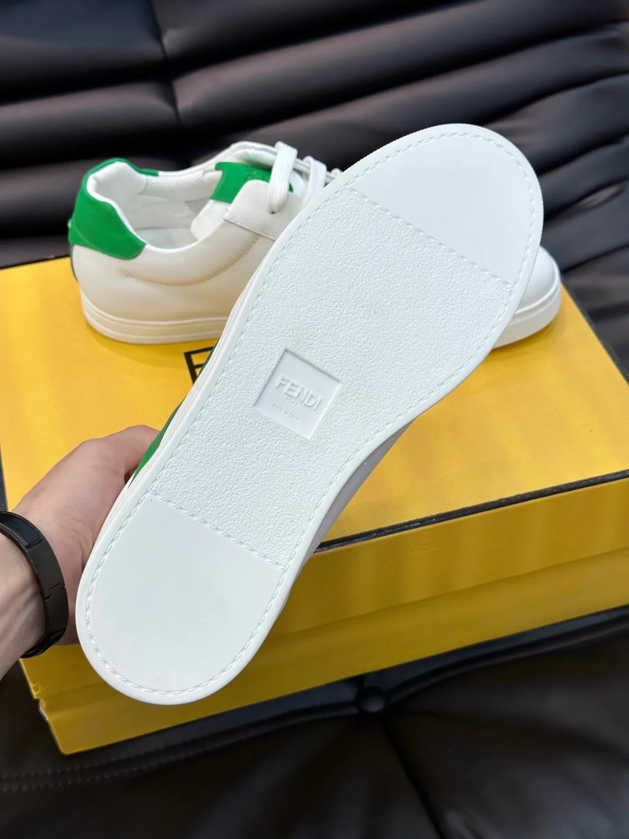 Fendi Sneakers Lifestyle Blanc et Vert Low-Top Cuir Superior 3