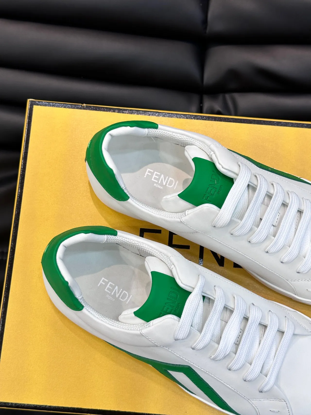 Fendi Sneakers Lifestyle Blanc et Vert Low-Top Cuir Superior 4