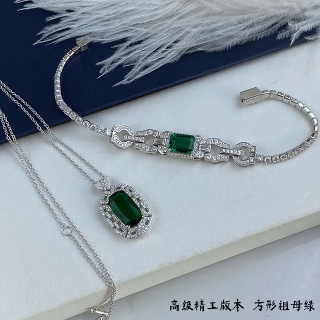 Art Deco-Inspired Pavé-Set Emerald-Cut Green Gemstone Bracelet 3