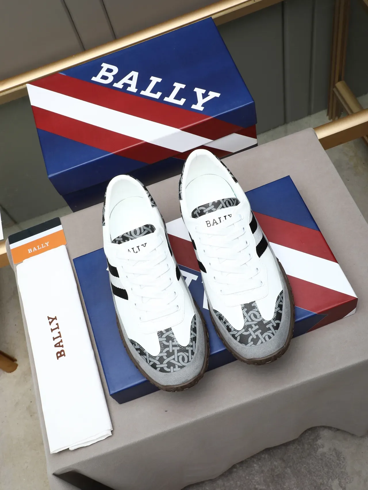 Bally 白黑低帮混搭材质生活休闲鞋 2