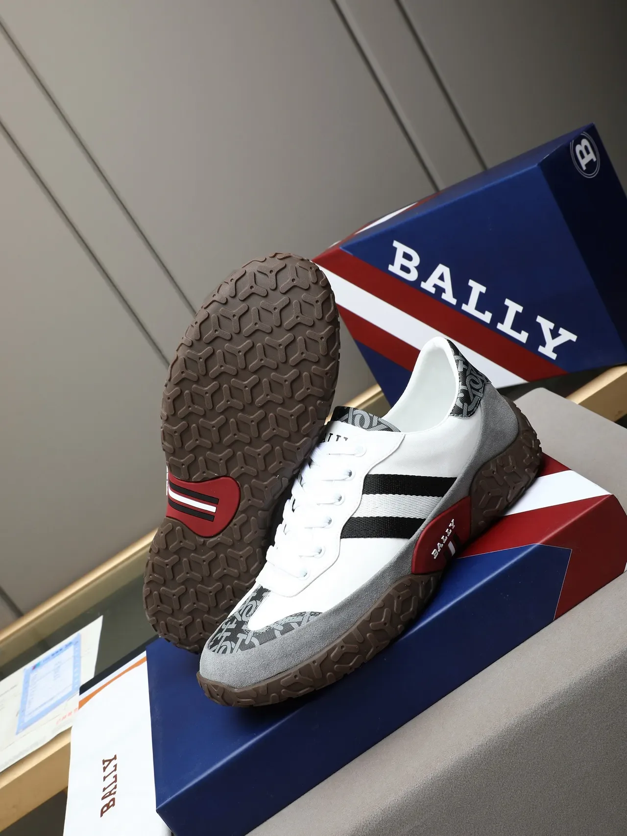 Bally 白黑低帮混搭材质生活休闲鞋 4