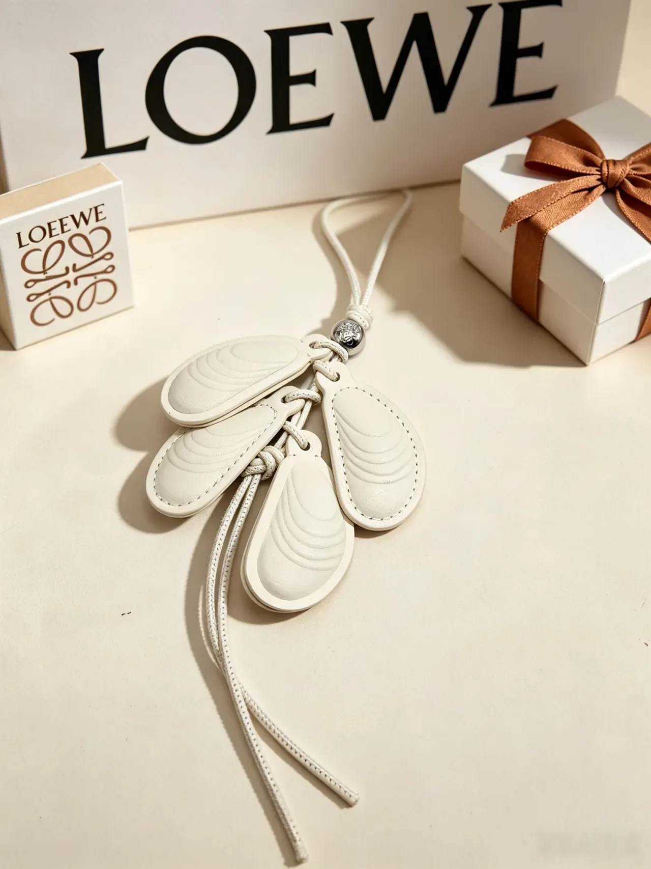 Beige White Sculpted Shell Charms Braided Cord Attachment Handbag 5