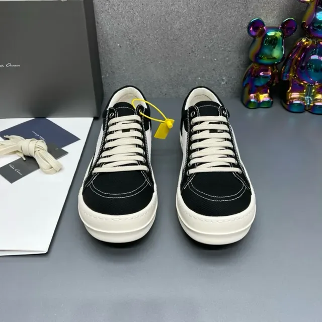 Black and White Canvas Low-Top Lifestyle Sneakers 4