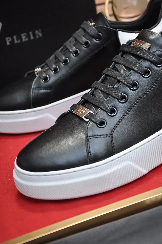 Black and White Platform Lifestyle Sneaker 3