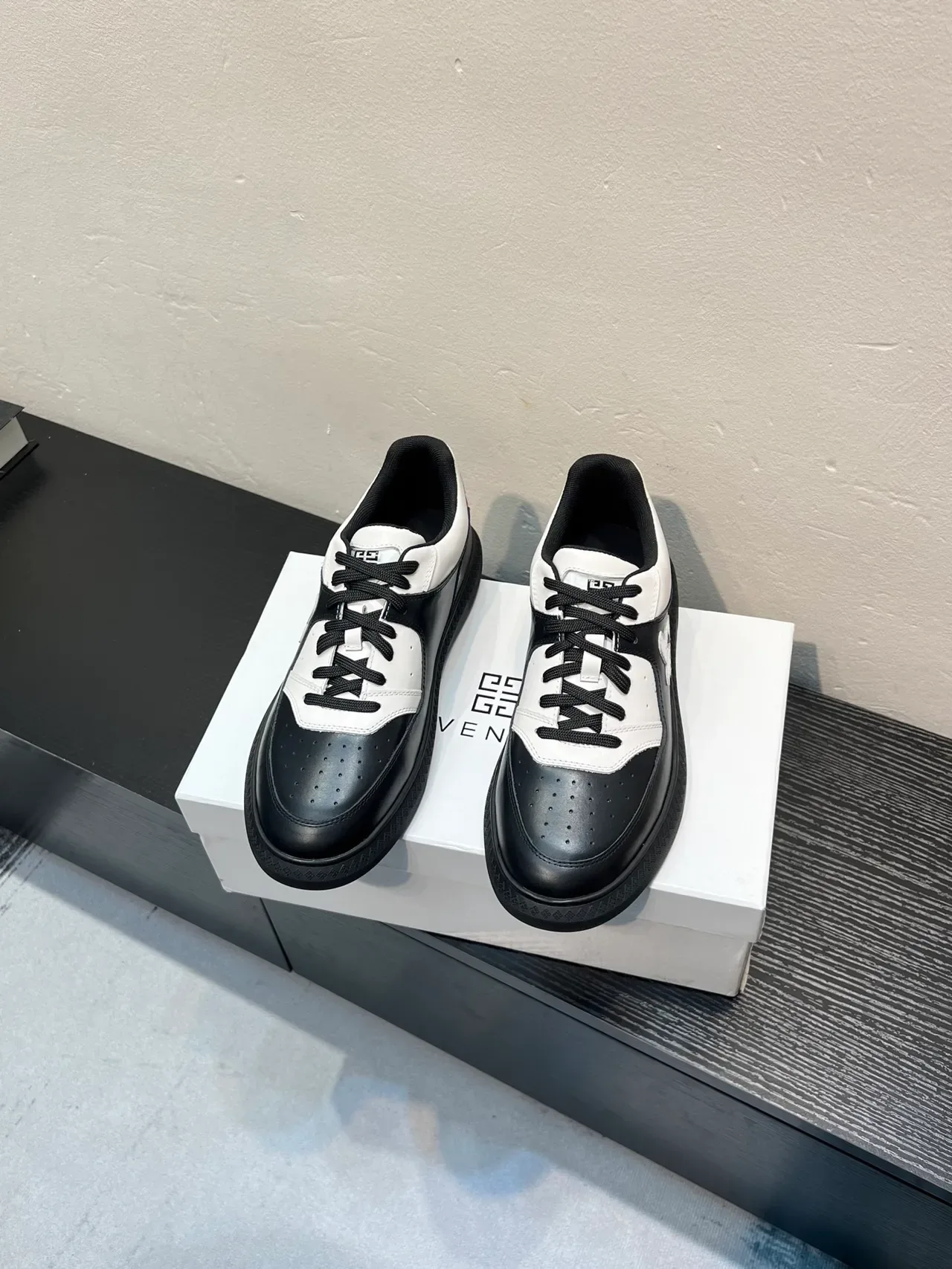 Black and White Two-Tone Leather Lifestyle Sneaker 2