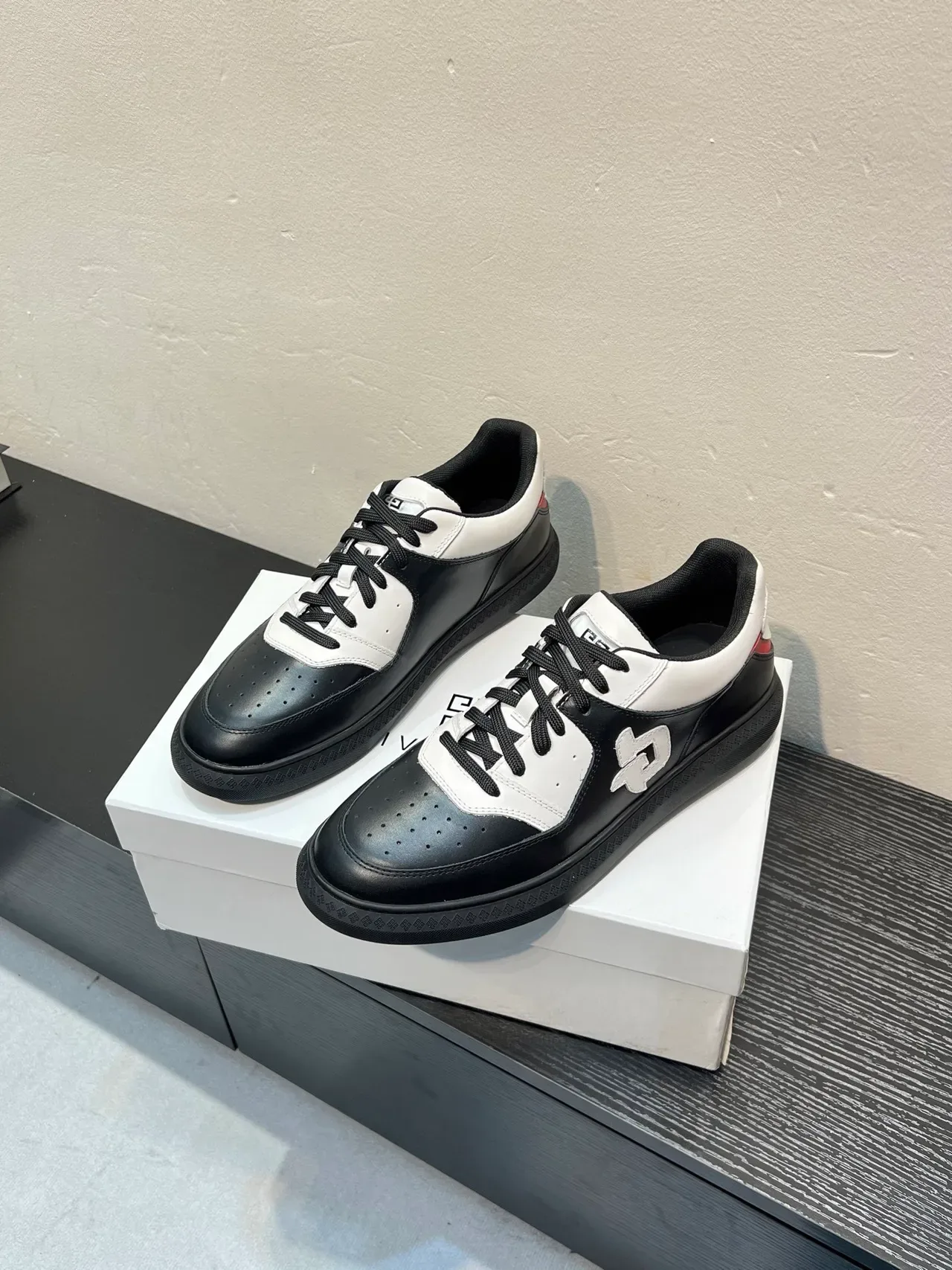 Black and White Two-Tone Leather Lifestyle Sneaker 3