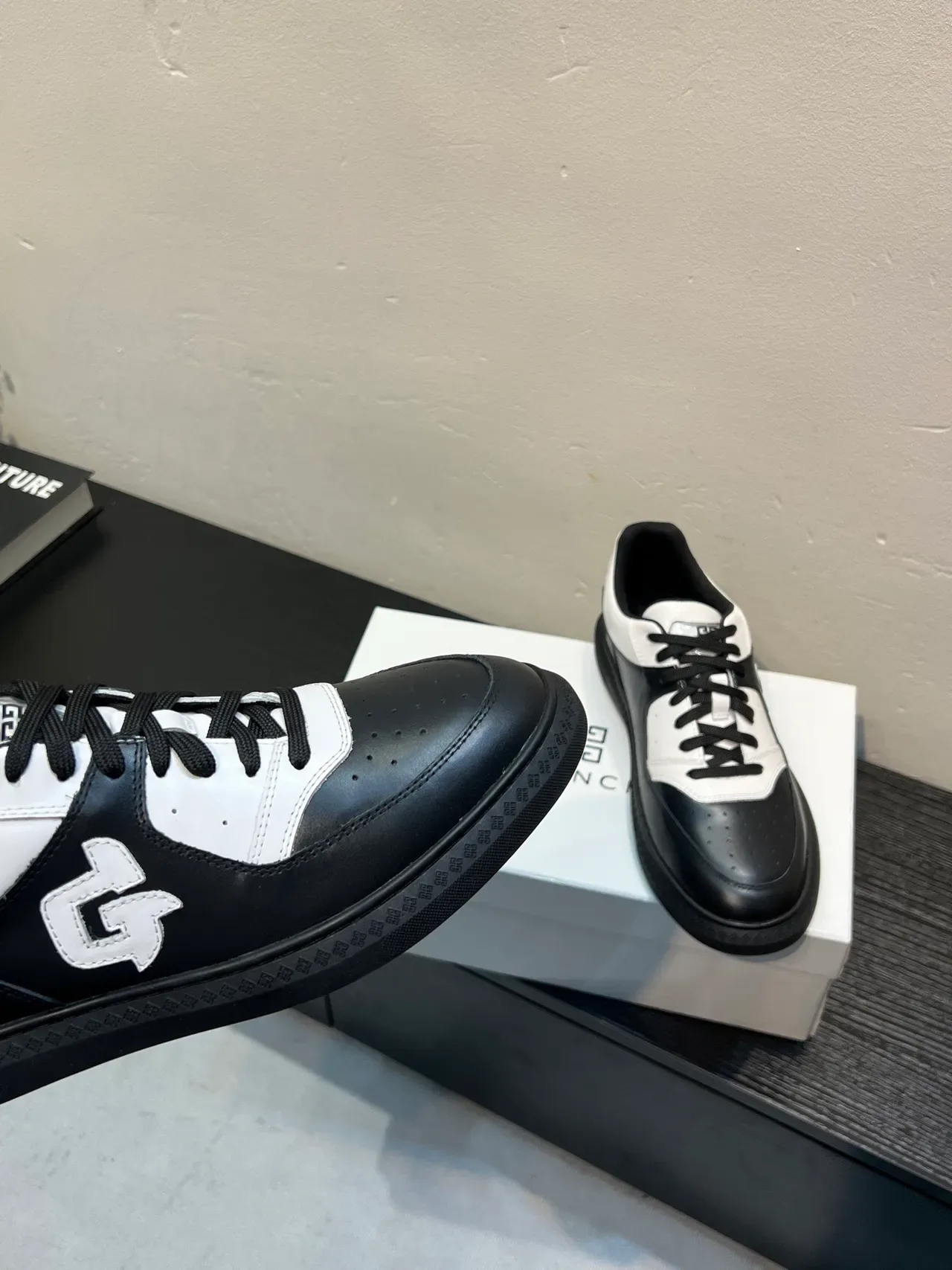 Black and White Two-Tone Leather Lifestyle Sneaker 8