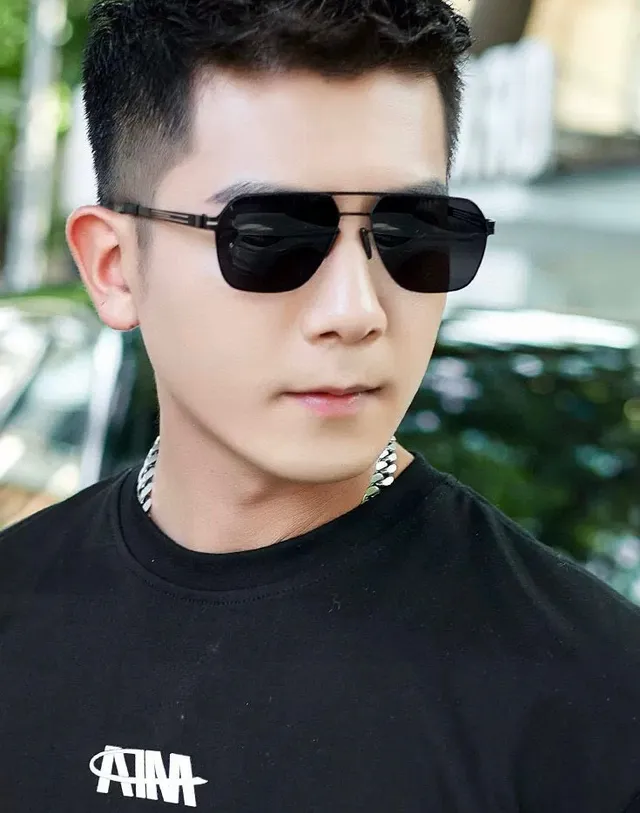 Black Aviator-Style Double-Bridge Sunglasses 9