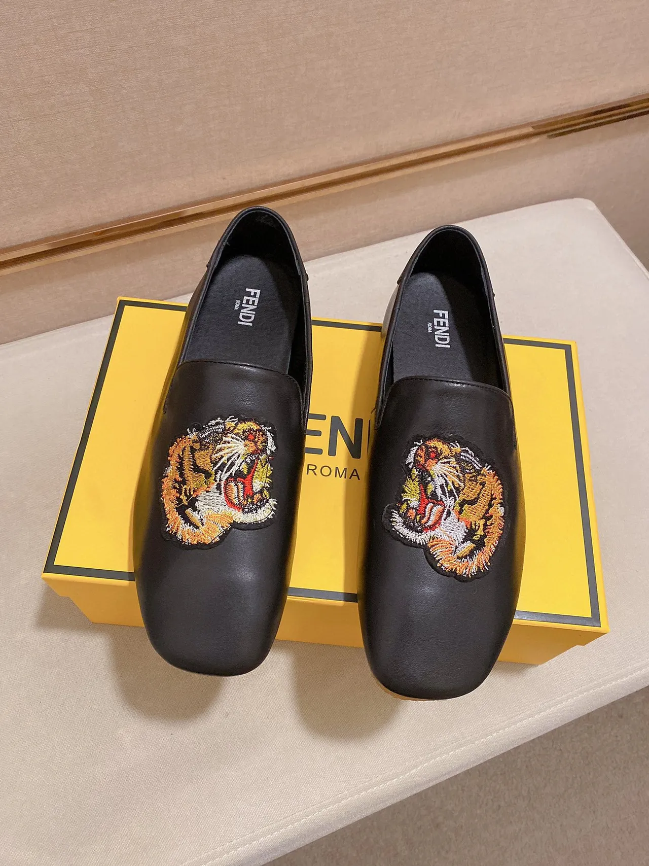 Black Brown Leather Embroidered Tiger Motif Loafer 5