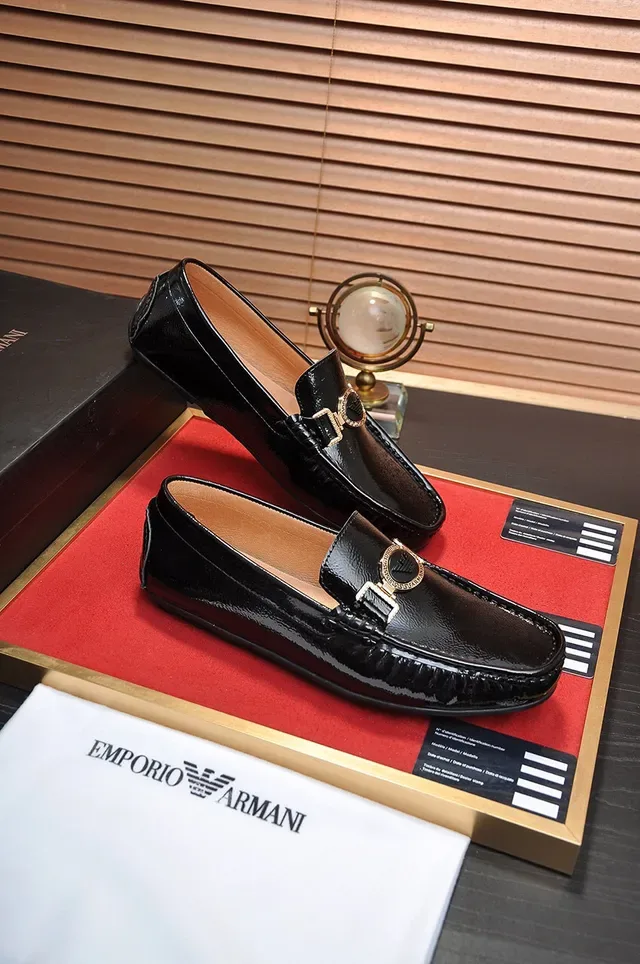 Black Brown Patent Leather Moc-Toe Loafer 6