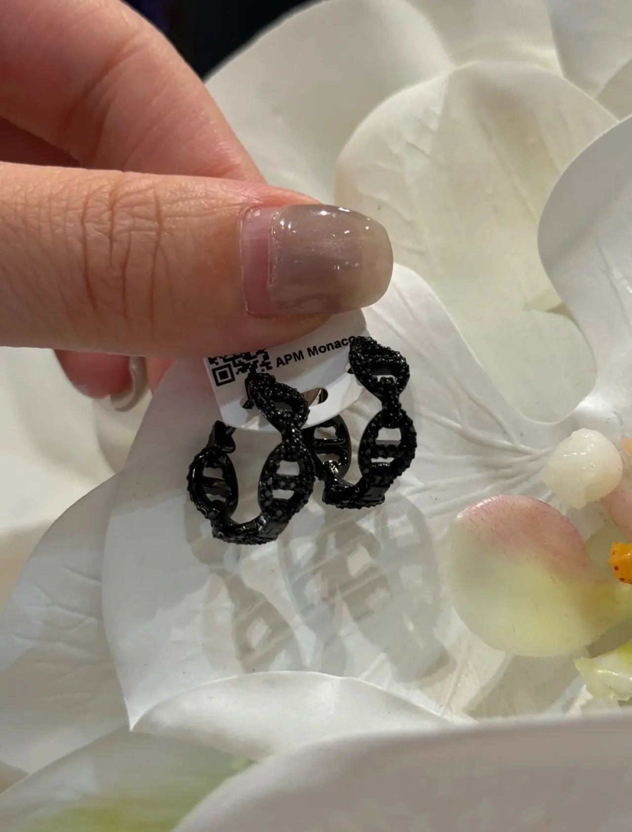 Black Gold Ornate Dangling Faceted Beads Earrings 6