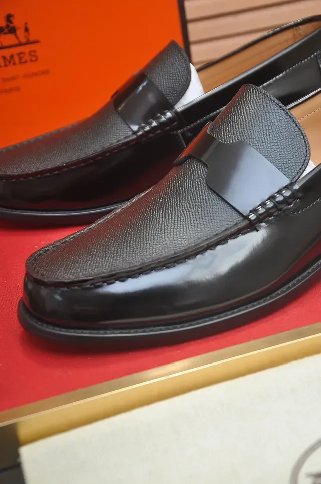 Black Gray Glossy Patent Leather Textured Woven Vamp Panel Loafer 2