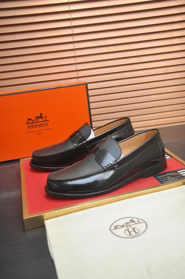 Black Gray Glossy Patent Leather Textured Woven Vamp Panel Loafer 4