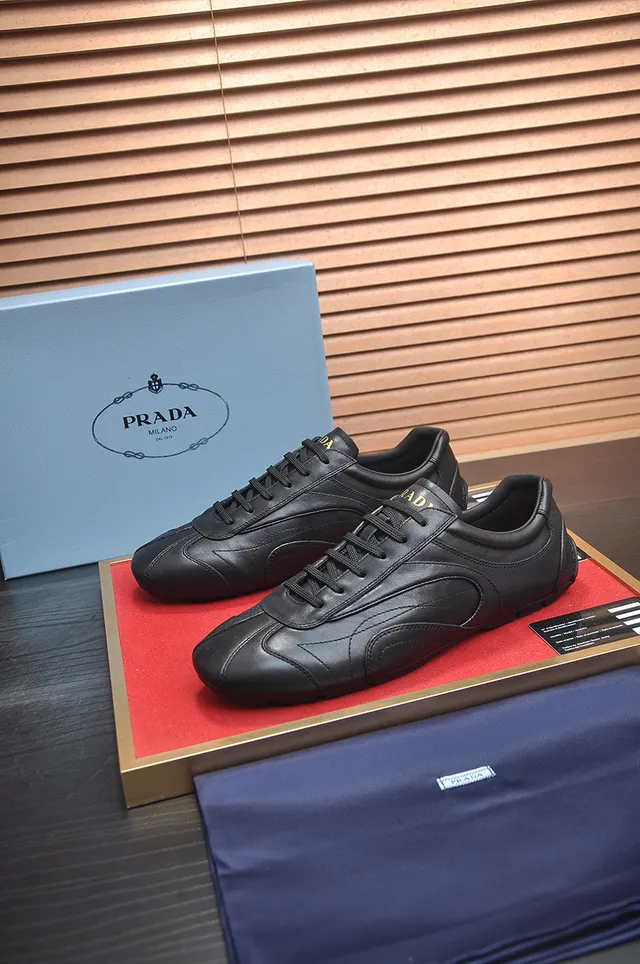 Black Leather Low-Top Lace-Up Casual Shoe 4