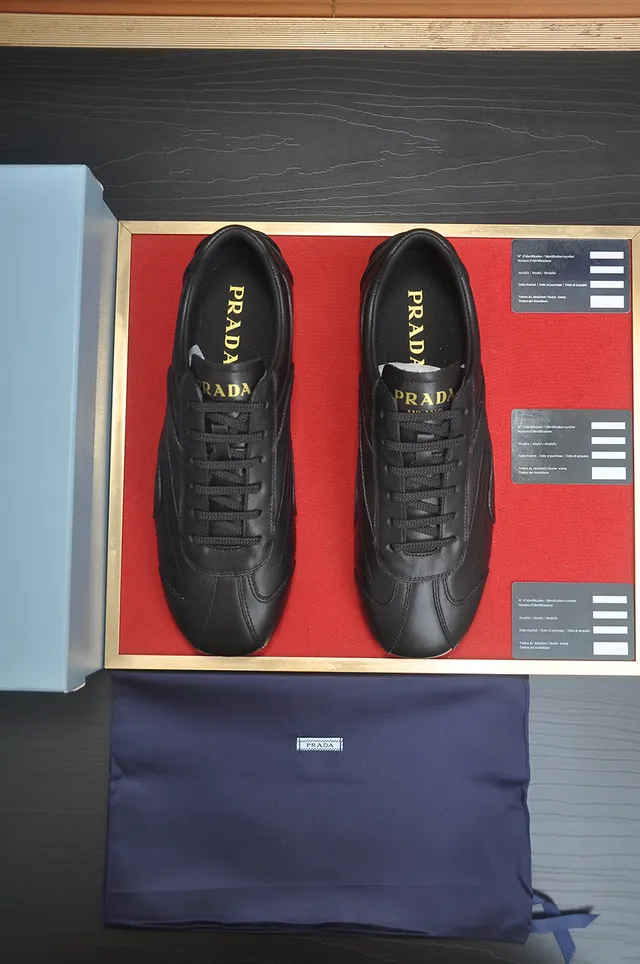 Black Leather Low-Top Lace-Up Casual Shoe 5