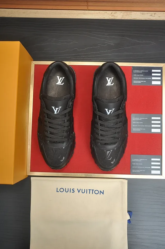 Black Mixed-Material Low-Top Lifestyle Sneaker 5